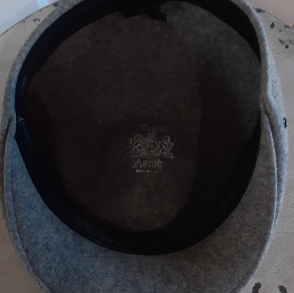 New York Hat Co., ROYAL ASCOT, WOOL, Vented, Domed Style "Newsboy" Cap - Picture 4 of 7